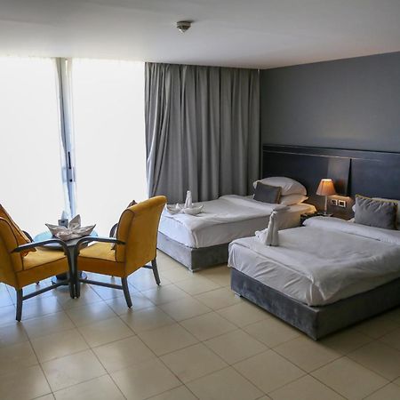 O Beach Hotel & Resort Sweimeh Экстерьер фото